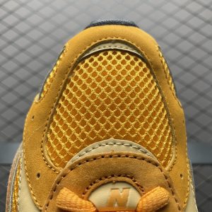 KITH x New Balance 204L Yellow Silver Unisex Retro Jogging Shoes - Discounted Vintage Streetwear Sneakers