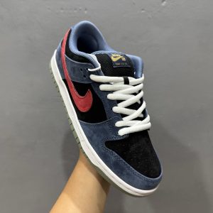 Nike SB Dunk Low Blue Black Red Suede Men's & Women's Skate Shoes - 50% Off Discounted Casual Streetwear Nike SB Dunk Low Blue Black Red Suede Men's & Women's Skate Shoes - 50% Off Discounted Casual Streetwear