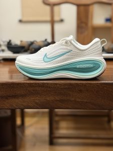 Nike Vomero Plus White Green Unisex Lightweight Thick-Sole Cushioned Road Running Casual Sneakers 50% Off​