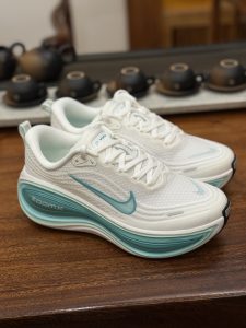 Nike Vomero Plus White Green Unisex Lightweight Thick-Sole Cushioned Road Running Casual Sneakers 50% Off​