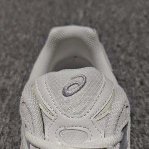 ASICS Gel-NYC Cream White Men’s & Women’s Running Shoes – Casual Joggers ASICS Gel-NYC Cream White Men’s & Women’s Running Shoes – Casual Joggers