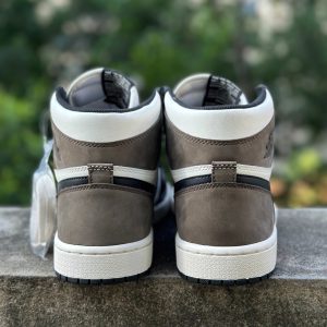Nike Air Jordan 1 Retro High OG Dark Mocha Men’s Basketball Shoes – Classic Hoops Style​