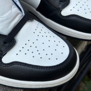 Nike Air Jordan 1 Retro High OG Dark Mocha Men’s Basketball Shoes – Classic Hoops Style​