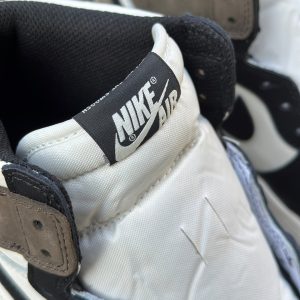 Nike Air Jordan 1 Retro High OG Dark Mocha Men’s Basketball Shoes – Classic Hoops Style​