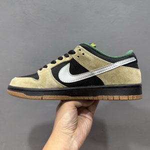 Nike SB Dunk Low Retro Khaki Sneakers for Men and Women​