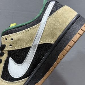Nike SB Dunk Low Retro Khaki Sneakers for Men and Women​