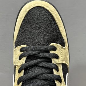 Nike SB Dunk Low Retro Khaki Sneakers for Men and Women​