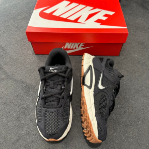 Nike V5 RNR Black White Classic Jogging Shoes for Men and Women​