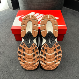 Nike V5 RNR Black White Classic Jogging Shoes for Men and Women​