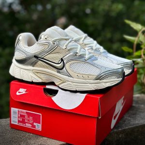 Nike V5 RNR Beige Silver Classic Jogging Shoes for Men and Women​