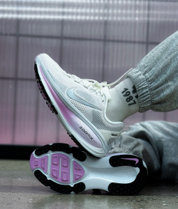 Nike Vomero 18 ZoomX White Pink Lightweight Thick Sole Women’s Running Shoes​