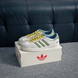 Adidas Gazelle Indoor Trainers Off White Retro Sneakers for Men and Women​