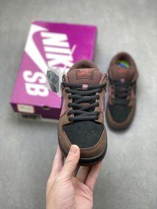 Nike SB Dunk Low Pro Brown Street Casual Sneakers for Men and Women​