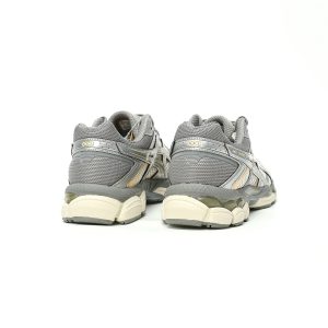 Asics Gel-Cumulus 16 Silver Running Shoes Men’s and Women’s