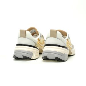 Nike Wmns V2K Runtekk Low Nike Wmns V2K Runtekk Low