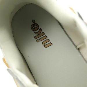 Nike Wmns V2K Runtekk Low Nike Wmns V2K Runtekk Low