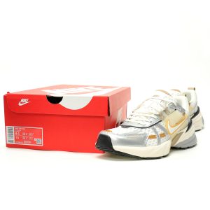 Nike Wmns V2K Runtekk Low Nike Wmns V2K Runtekk Low