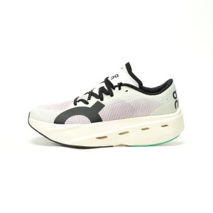 ON Running Cloudboom Volt